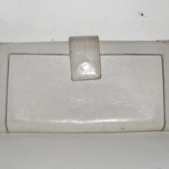 Gucci White Bi-fold Rectangular Gold G Clasp - Picture 2 of 12